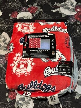 NEW LOGO BRANDS FRESNO STATE BULLDOGS REVERSIBLE COCO FLANNEL OVERSIZED THROW